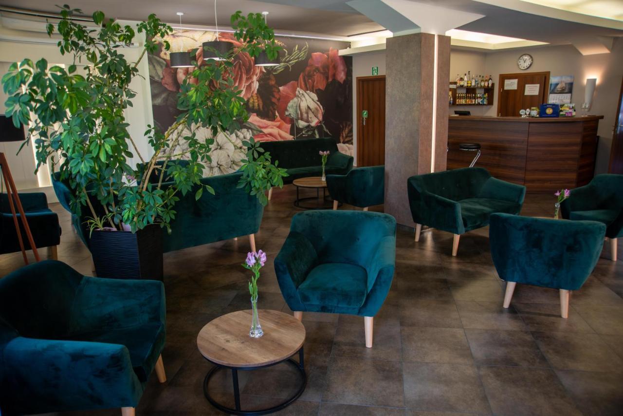 Centrum Restauracyjno-Hotelowe Florres Pawlowiczki ภายนอก รูปภาพ