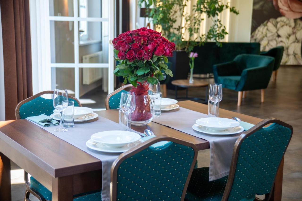 Centrum Restauracyjno-Hotelowe Florres Pawlowiczki ภายนอก รูปภาพ