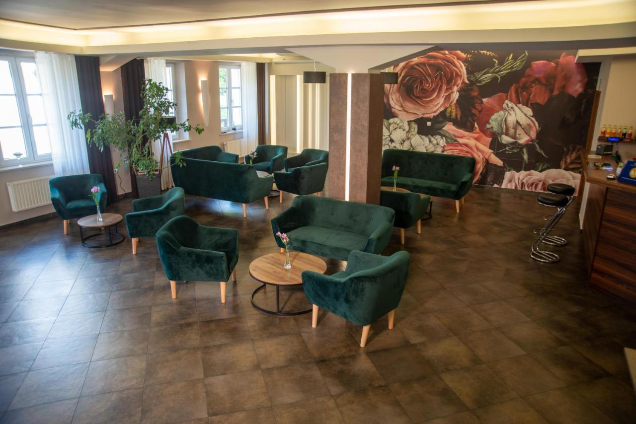 Centrum Restauracyjno-Hotelowe Florres Pawlowiczki ภายนอก รูปภาพ