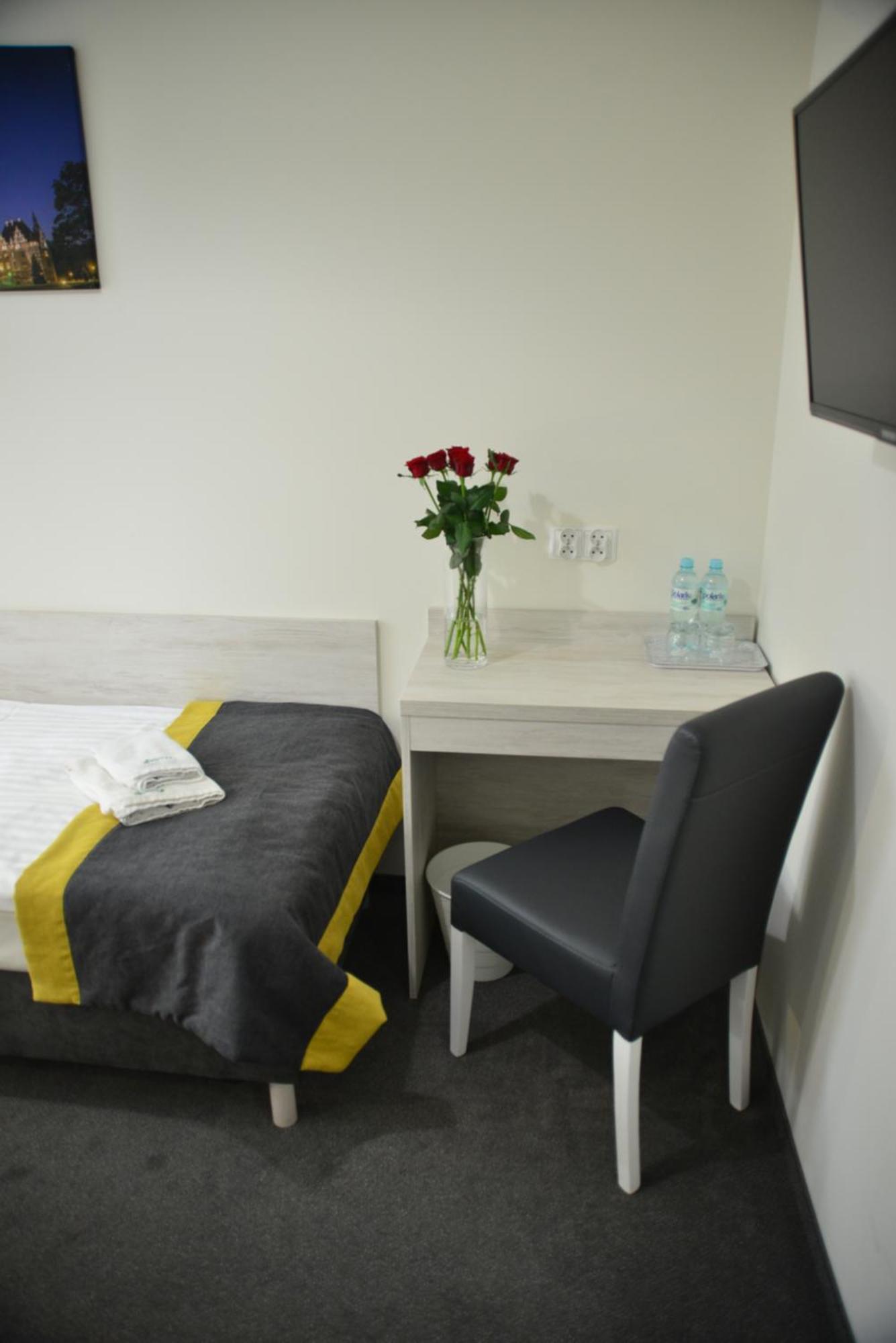 Centrum Restauracyjno-Hotelowe Florres Pawlowiczki ภายนอก รูปภาพ
