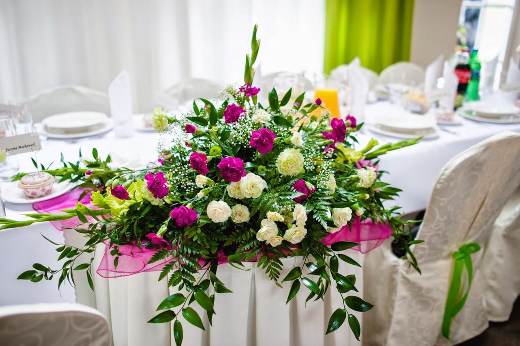 Centrum Restauracyjno-Hotelowe Florres Pawlowiczki ภายนอก รูปภาพ