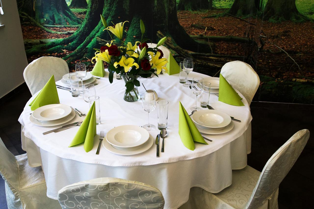 Centrum Restauracyjno-Hotelowe Florres Pawlowiczki ภายนอก รูปภาพ