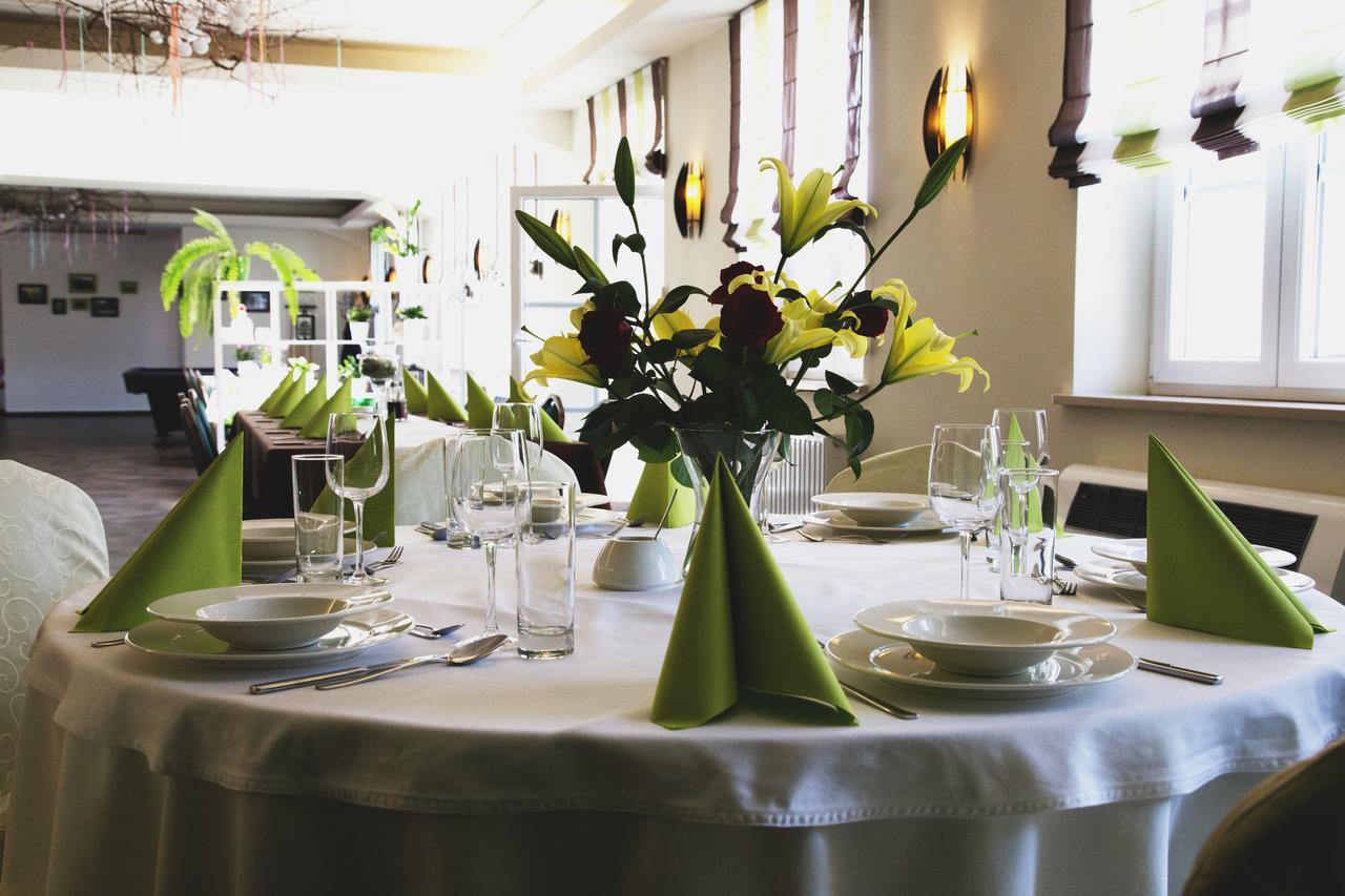 Centrum Restauracyjno-Hotelowe Florres Pawlowiczki ภายนอก รูปภาพ