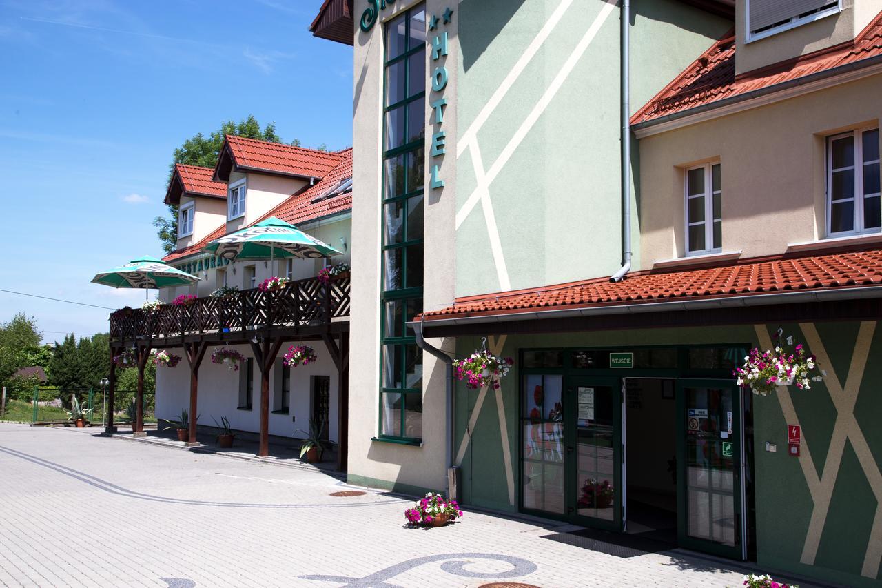 Centrum Restauracyjno-Hotelowe Florres Pawlowiczki ภายนอก รูปภาพ